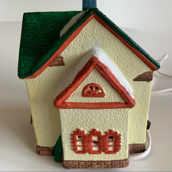 Vintage Dickensville Collectable Lighted House - Picture 4 of 12